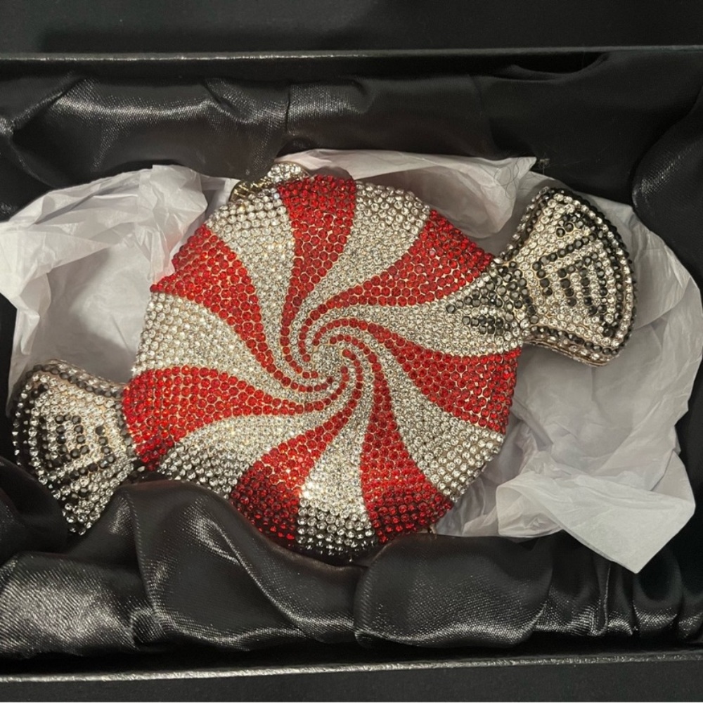 Red and Silver Swirl Candy Clutch come with a box(brand new)